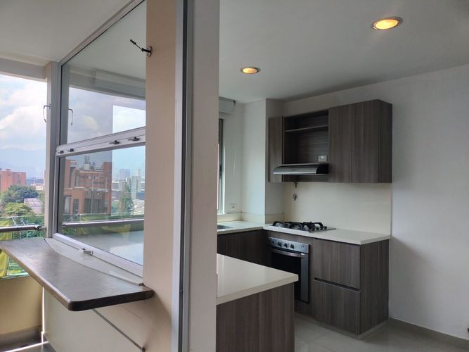 Apartamento de 2 alcobas en arriendo en Loma Benedictinos, Envigado, 108 m² · foto 5 de 18