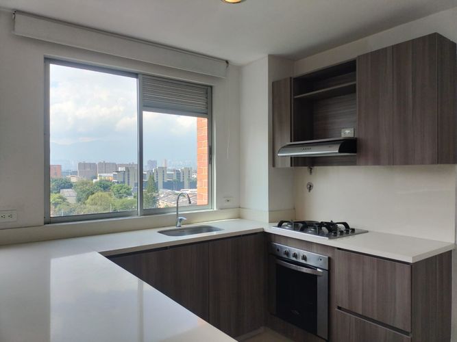 Apartamento de 2 alcobas en arriendo en Loma Benedictinos, Envigado, 108 m² · foto 4 de 18