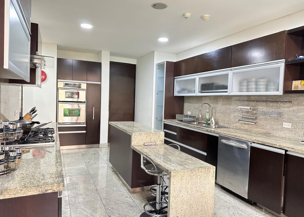 Apartamento en venta en Los Rosales, Bogotá · foto 9 de 15