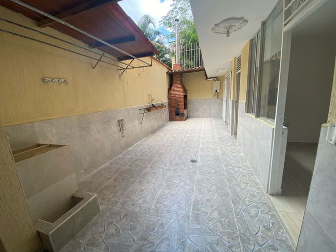 Casa de 8 alcobas en venta en Conjunto Residencial Los Naranjos, Bucaramanga, 160 m² · foto 2 de 16