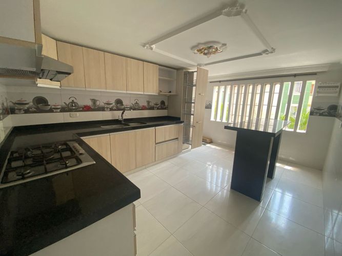 Casa de 8 alcobas en venta en Conjunto Residencial Los Naranjos, Bucaramanga, 160 m² · foto 8 de 16