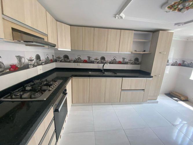 Casa de 8 alcobas en venta en Conjunto Residencial Los Naranjos, Bucaramanga, 160 m² · foto 9 de 16