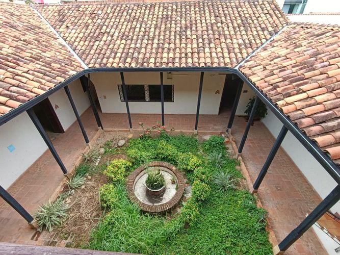 Casa de 18 alcobas en venta en Centro, Bucaramanga, 1020 m² · foto 2 de 15