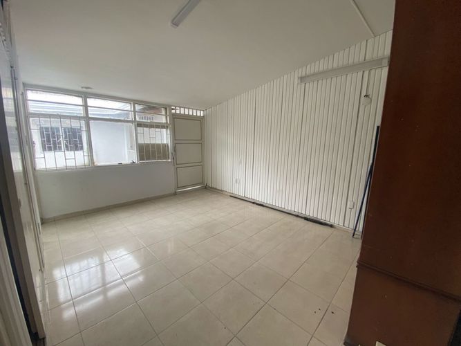 Casa de 10 alcobas en venta en Conucos, Bucaramanga, 300 m² · foto 9 de 11