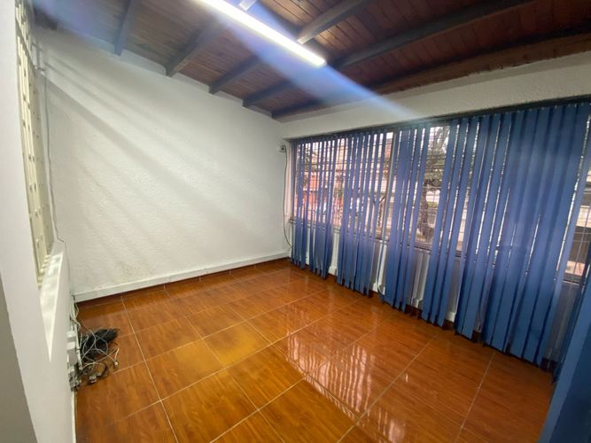 Casa de 10 alcobas en venta en Conucos, Bucaramanga, 300 m² · foto 10 de 11