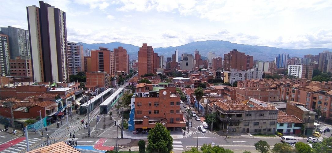 Edificio en venta en Vía Las Palmas, Medellín, 860 m² · foto 2 de 13