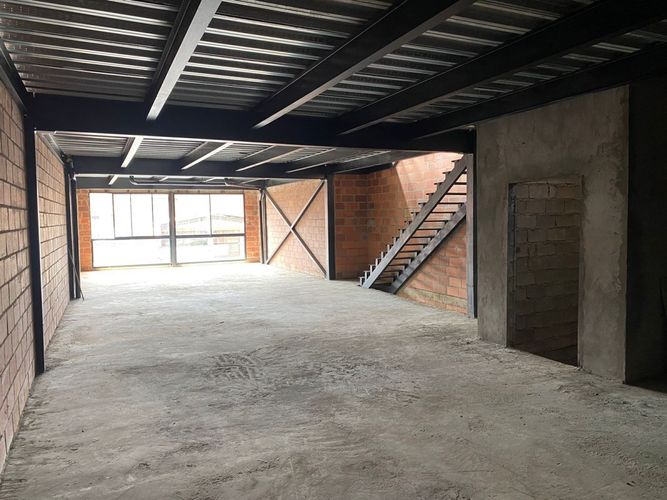 Edificio en venta en Vía Las Palmas, Medellín, 860 m² · foto 8 de 13