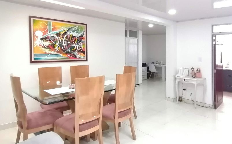 Casa de 10 alcobas en venta en Fontibon, Bogotá, 224 m² · foto 2 de 24