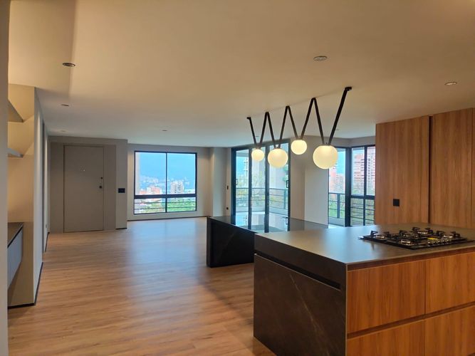 Apartamento de 3 alcobas en venta en El Poblado, Medellín, 195 m² · foto 8 de 20