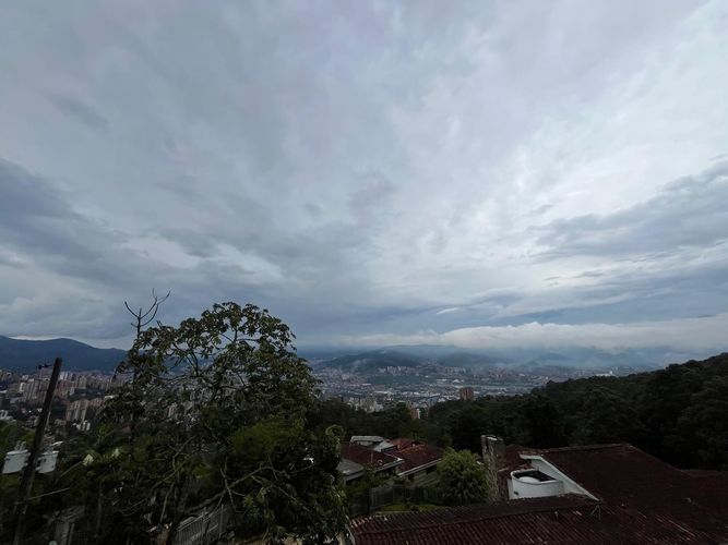 Casa de 6 alcobas en venta en Las Palmas, Medellín, 520 m² · foto 2 de 17