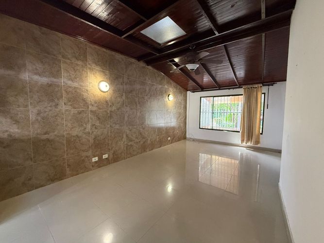 Casa de 4 alcobas en venta en Ricaurte, 148 m² · foto 4 de 24