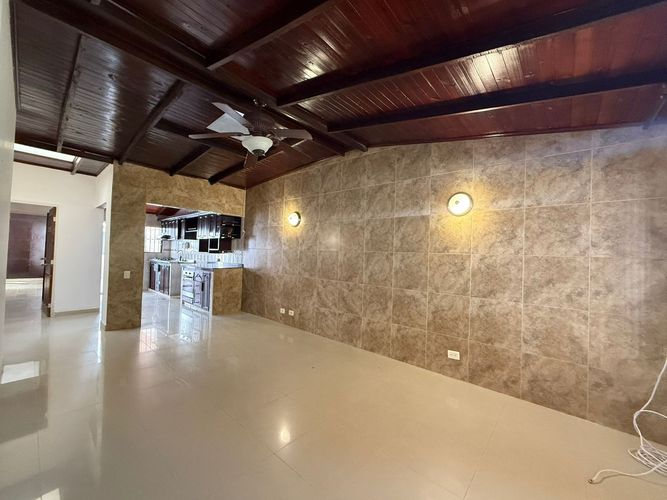 Casa de 4 alcobas en venta en Ricaurte, 148 m² · foto 5 de 24