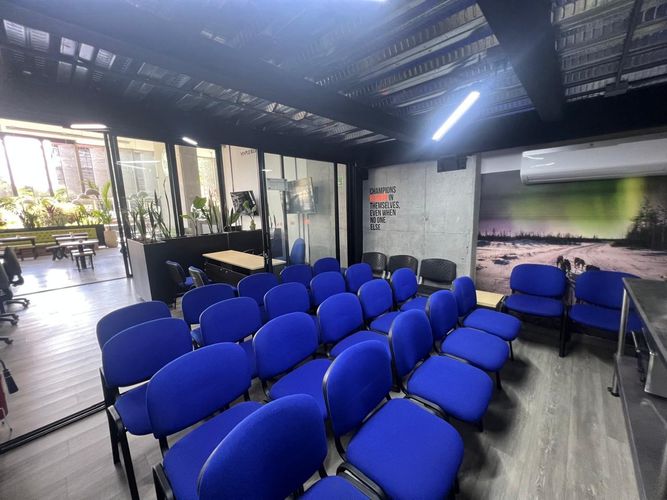 Local en venta en El Poblado, Medellín, 160 m² · foto 11 de 15