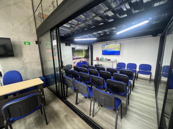 Local en venta en El Poblado, Medellín, 160 m² · foto 9 de 15