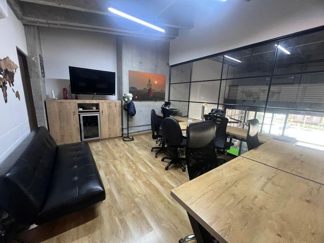 Local en venta en El Poblado, Medellín, 160 m² · foto 4 de 15