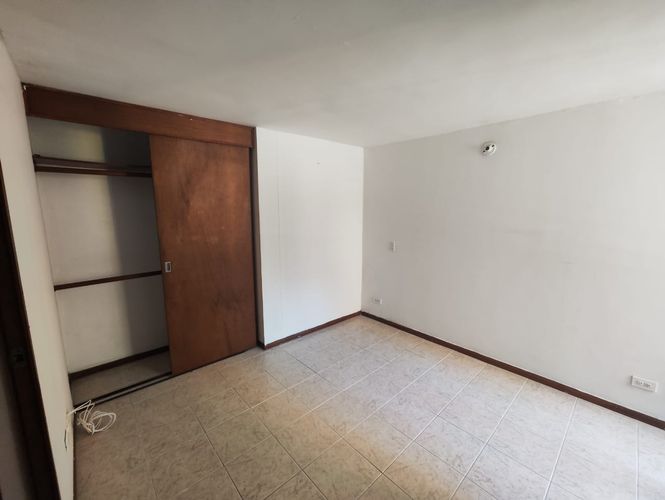 Apartamento de 3 alcobas en arriendo en Carlos E. Restrepo, Medellín, 80 m² · foto 9 de 18