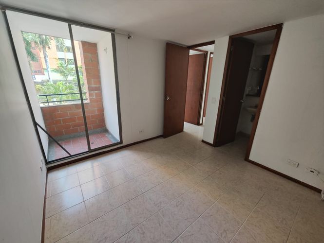 Apartamento de 3 alcobas en arriendo en Carlos E. Restrepo, Medellín, 80 m² · foto 10 de 18