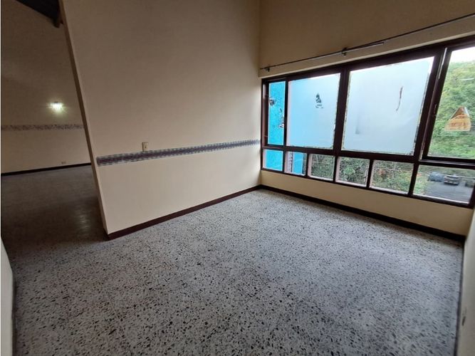 Apartamento de 4 alcobas en venta en Los Colores, Medellín, 139 m² · foto 22 de 24