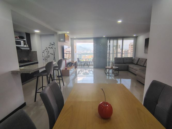 Apartamento en arriendo en El Poblado, Medellín, 86 m² · foto 4 de 17