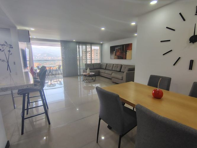 Apartamento en arriendo en El Poblado, Medellín, 86 m² · foto 5 de 17