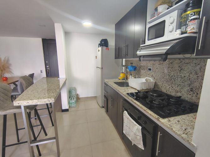 Apartamento en arriendo en El Poblado, Medellín, 86 m² · foto 7 de 17