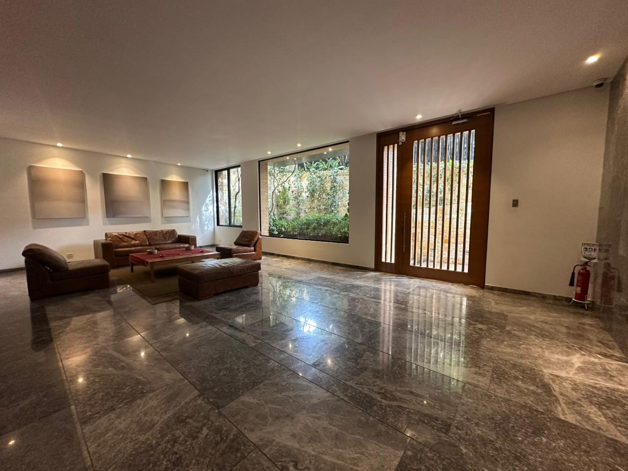 Apartamento en venta en Santa Barbara Alta, Bogotá · foto 3 de 16