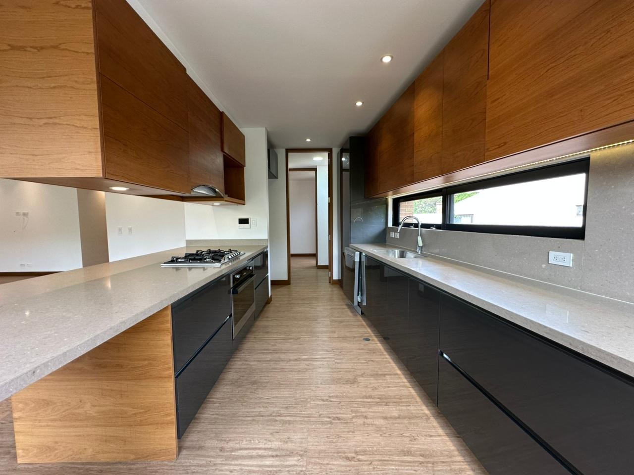 Apartamento en venta en Santa Barbara Alta, Bogotá · foto 8 de 16