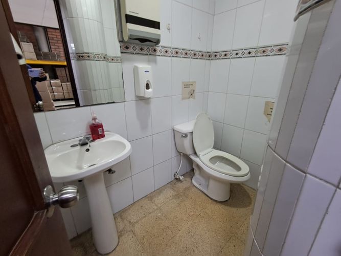 Bodega en arriendo en Guayabal, Medellín, 1350 m² · foto 11 de 17