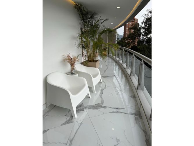 Apartamento de 3 alcobas en venta en El Campestre, Medellín, 373 m² · foto 9 de 24