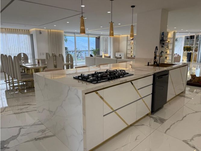Apartamento de 3 alcobas en venta en El Campestre, Medellín, 373 m² · foto 12 de 24