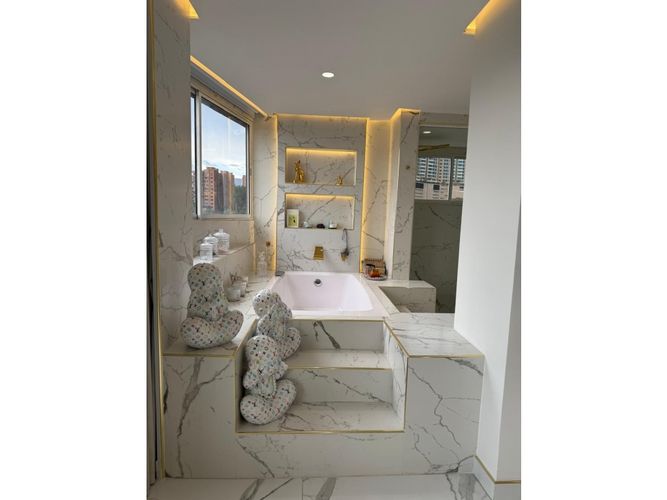 Apartamento de 3 alcobas en venta en El Campestre, Medellín, 373 m² · foto 20 de 24
