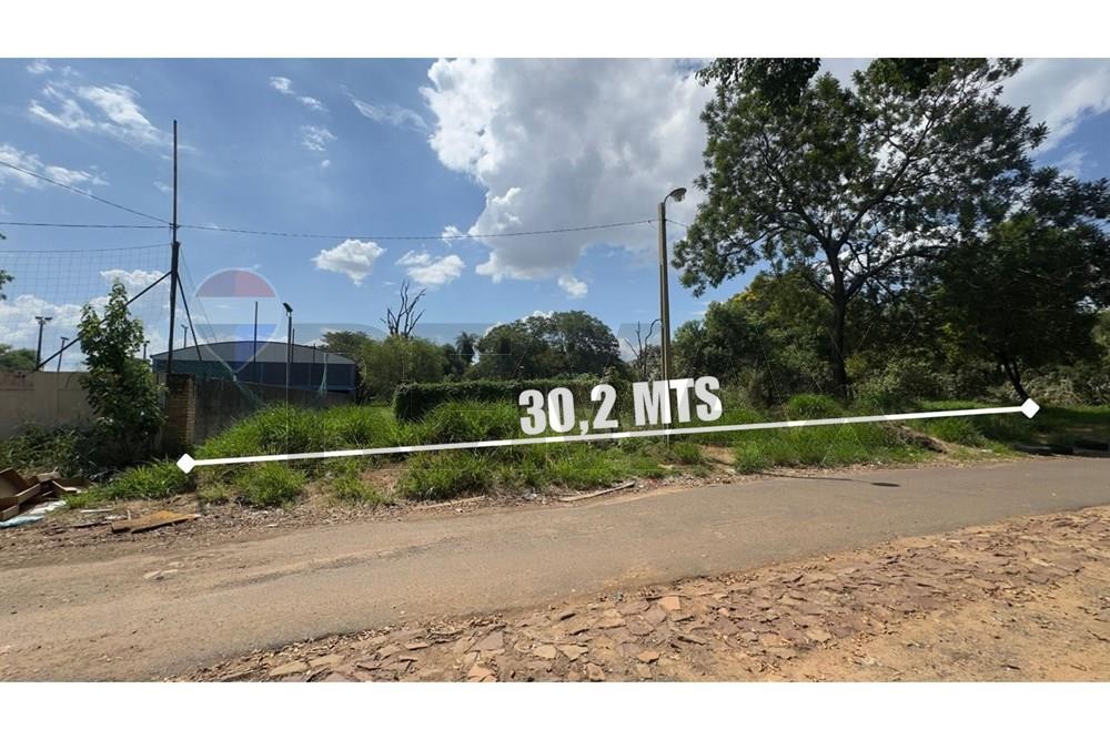 En venta amplio terreno de calle a calle en Fernando zona Norte, a metros de la Avda Mcal López — foto 2