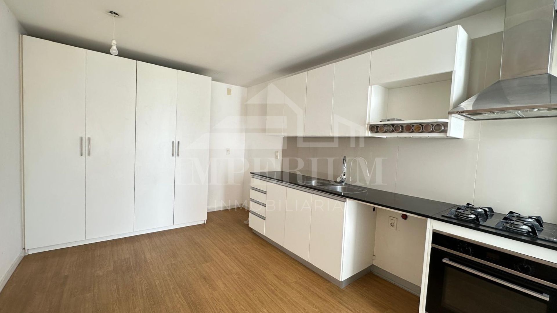 Venta Apartamento 3 Dormitorios en Malvin con Garage. E Tower Campiglia - Altro