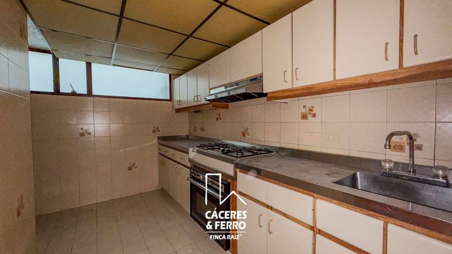 Apartamento de 5 alcobas en venta en Santa Barbara, Bogotá, 157 m² · foto 3 de 13