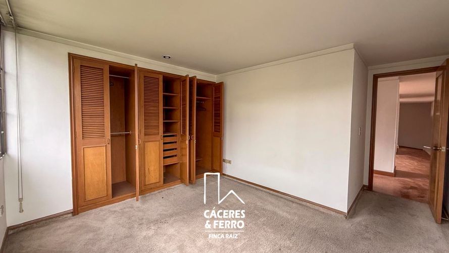 Apartamento de 5 alcobas en venta en Santa Barbara, Bogotá, 157 m² · foto 8 de 13