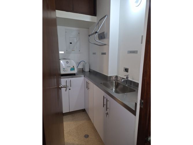 Local en arriendo en El Poblado, Medellín, 13 m² · foto 7 de 7