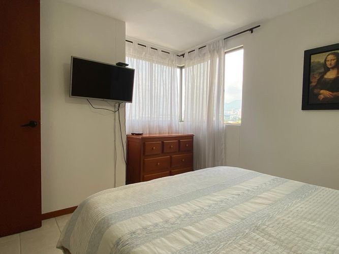 Apartamento de 3 alcobas en arriendo en El Poblado, Medellín, 90 m² · foto 3 de 15