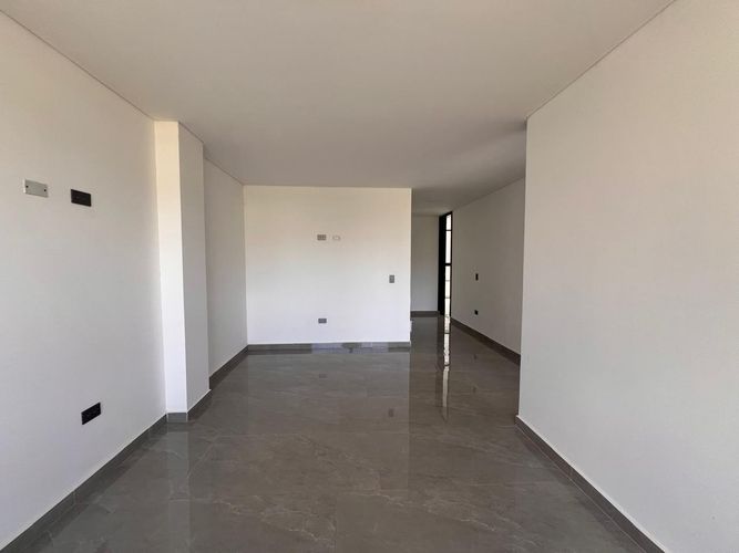 Casa de 5 alcobas en venta en Llano Grande, Rionegro, 230 m² · foto 6 de 17