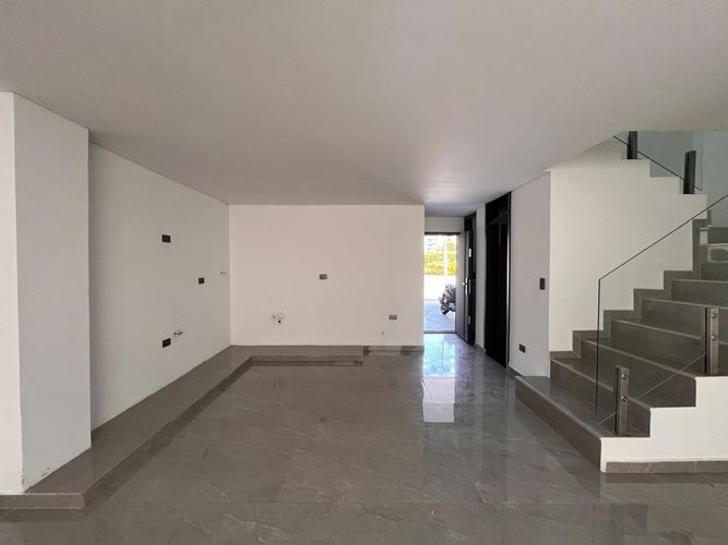 Casa de 5 alcobas en venta en Llano Grande, Rionegro, 230 m² · foto 5 de 17