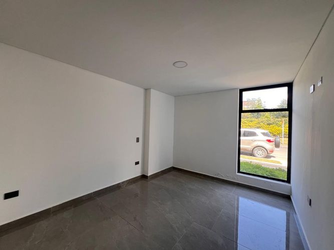 Casa de 5 alcobas en venta en Llano Grande, Rionegro, 230 m² · foto 7 de 17