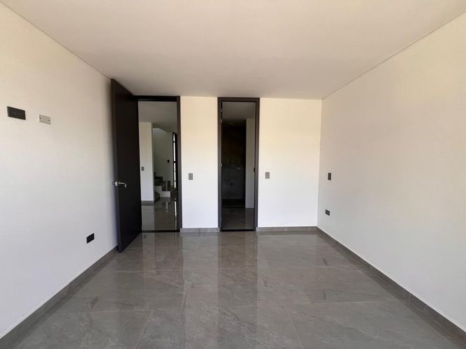 Casa de 5 alcobas en venta en Llano Grande, Rionegro, 230 m² · foto 13 de 17