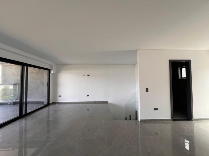 Casa de 5 alcobas en venta en Llano Grande, Rionegro, 230 m² · foto 2 de 17