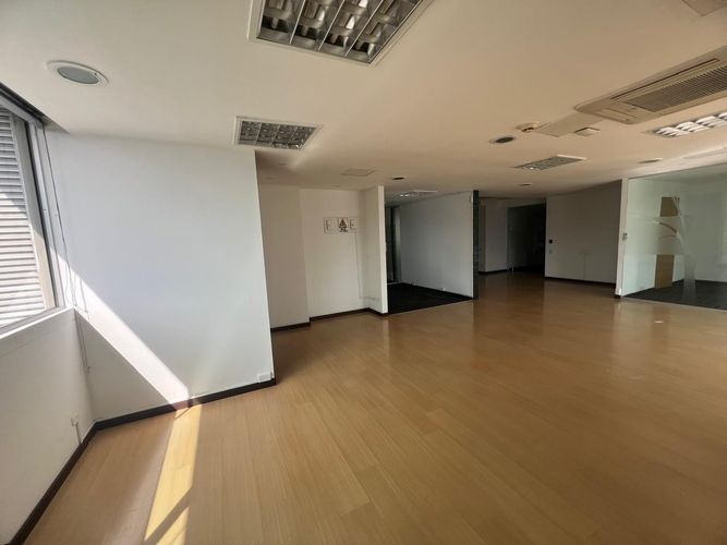 Oficina en arriendo en El Poblado, Medellín, 250 m² · foto 3 de 20