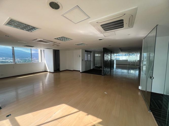 Oficina en arriendo en El Poblado, Medellín, 250 m² · foto 4 de 20