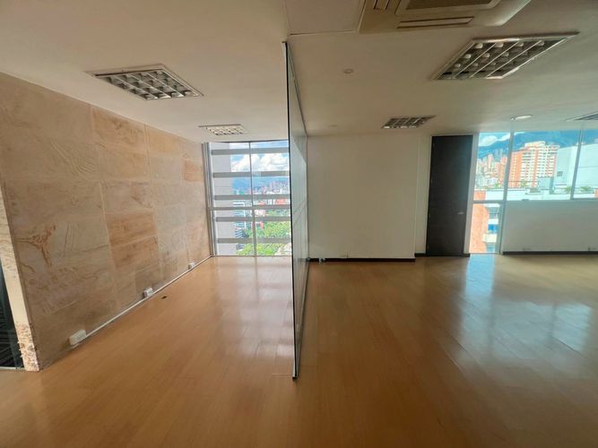Oficina en arriendo en El Poblado, Medellín, 250 m² · foto 16 de 20