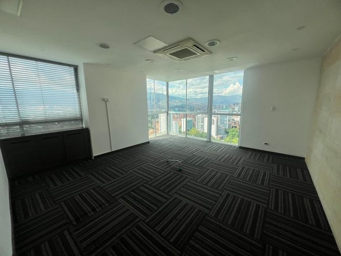 Oficina en arriendo en El Poblado, Medellín, 250 m² · foto 7 de 20