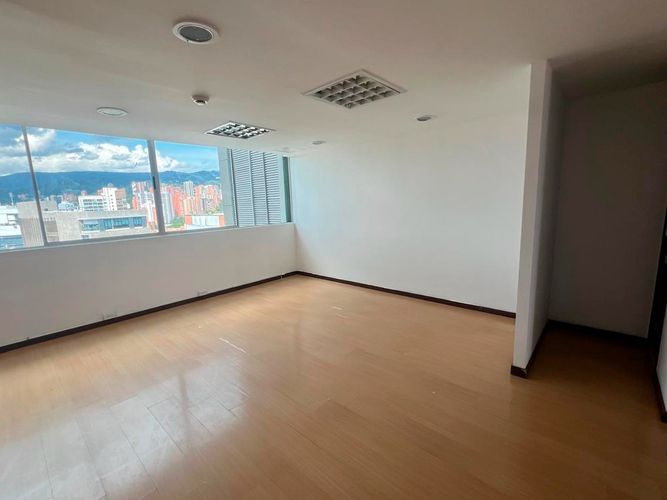 Oficina en arriendo en El Poblado, Medellín, 250 m² · foto 20 de 20
