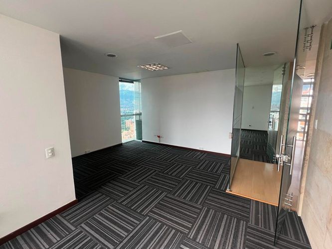 Oficina en arriendo en El Poblado, Medellín, 250 m² · foto 15 de 20