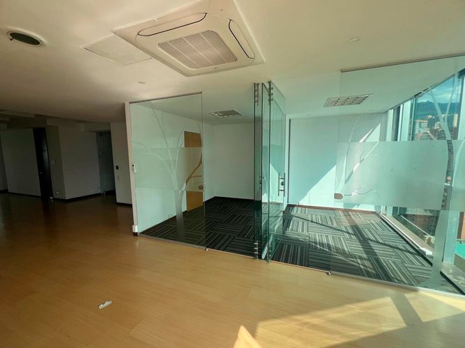 Oficina en arriendo en El Poblado, Medellín, 250 m² · foto 10 de 20