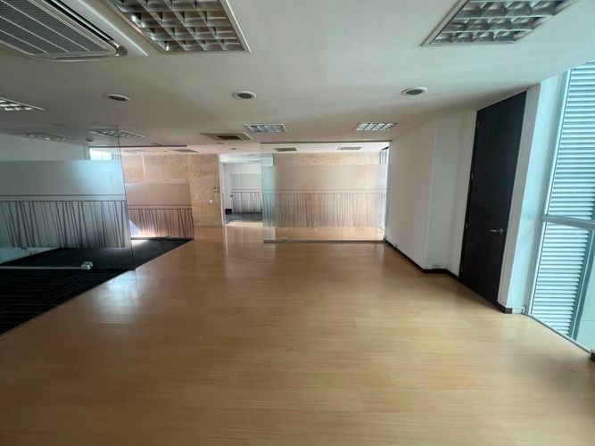 Oficina en arriendo en El Poblado, Medellín, 250 m² · foto 18 de 20